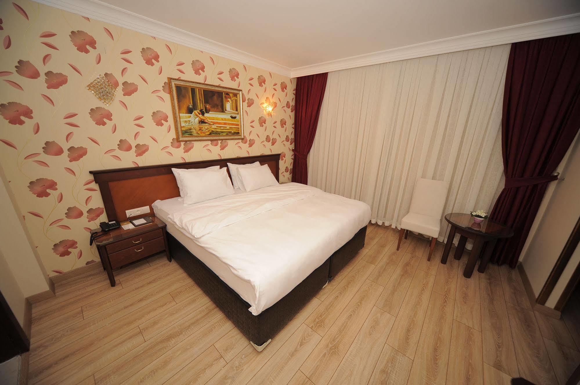 Golden Lake Hotel Adana Exterior photo