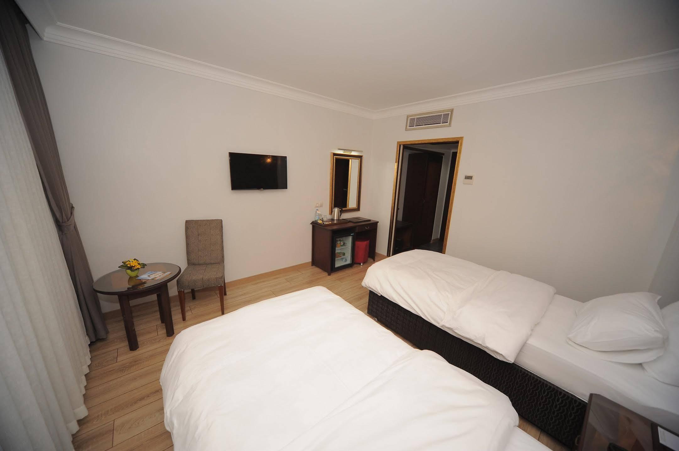 Golden Lake Hotel Adana Exterior photo
